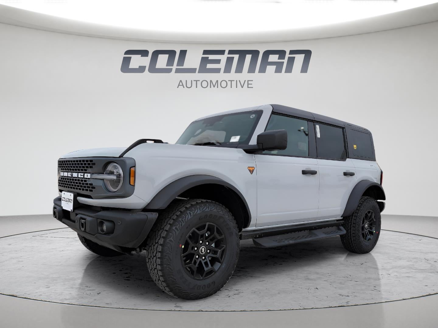 2026 Ford Bronco Badlands in Avalanche Gray — front three-quarter view